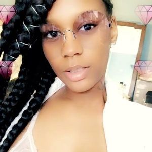 Meet your Posher, Pamela